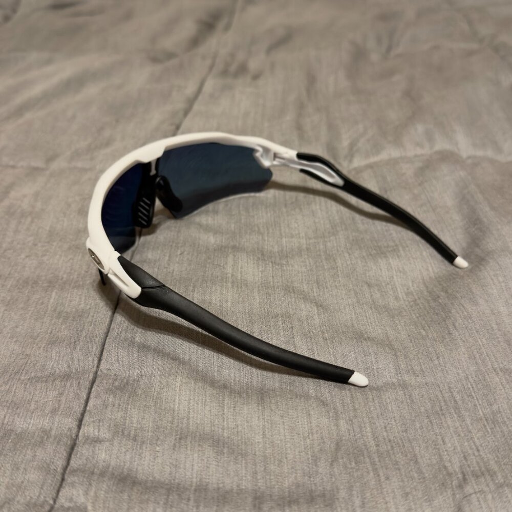 Oakley Radar EV Path Sunglasses Red Lens / White and Black Frame - Picture 3 of 5